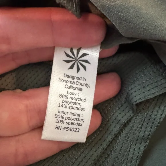 Athleta Green Skort with Zipper Pockets - Picture 4 of 5